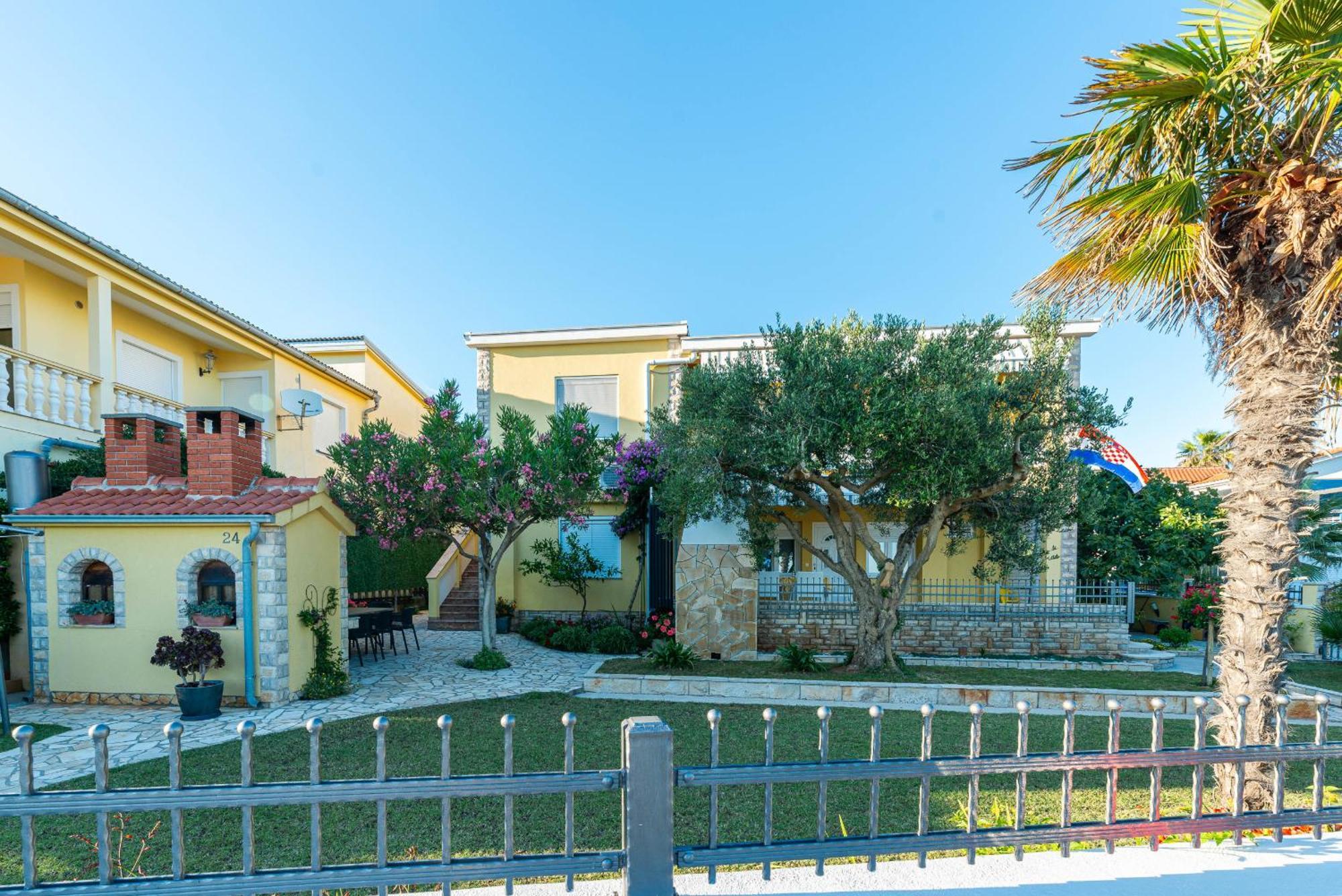 Apartment House Inga Vir Luaran gambar