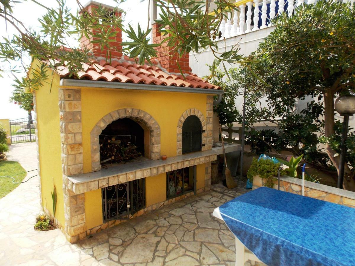 Apartment House Inga Vir Luaran gambar